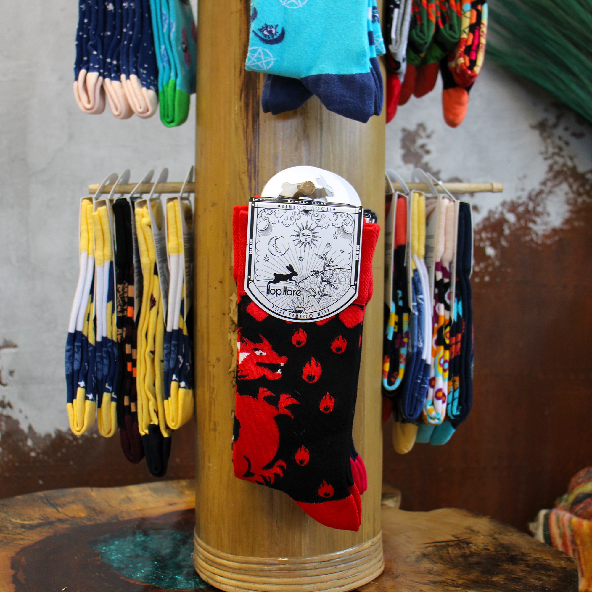 Hop Hare Bamboo Socks M/L - Skulls and Bones